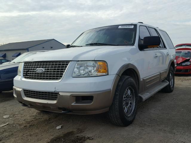 1FMFU18L74LA75765 - 2004 FORD EXPEDITION WHITE photo 2