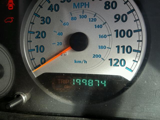 2C4GP54L45R144045 - 2005 CHRYSLER TOWN & COU GOLD photo 8