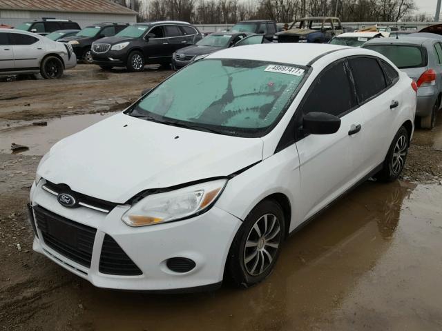 1FAHP3E25CL295549 - 2012 FORD FOCUS S WHITE photo 2