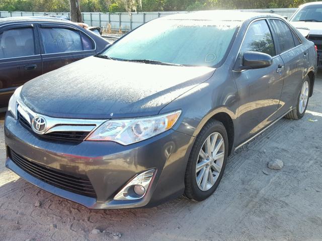 4T1BK1FK9CU017549 - 2012 TOYOTA CAMRY SE GRAY photo 2