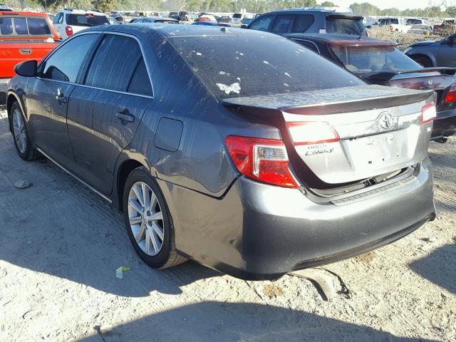 4T1BK1FK9CU017549 - 2012 TOYOTA CAMRY SE GRAY photo 3