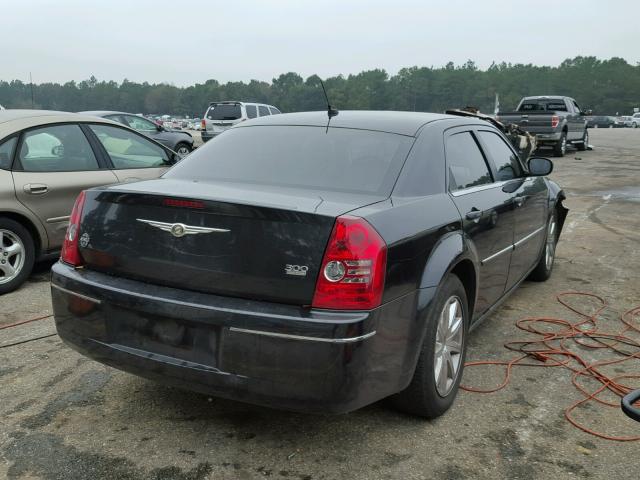 2C3LA53G58H224716 - 2008 CHRYSLER 300 TOURIN BLACK photo 4