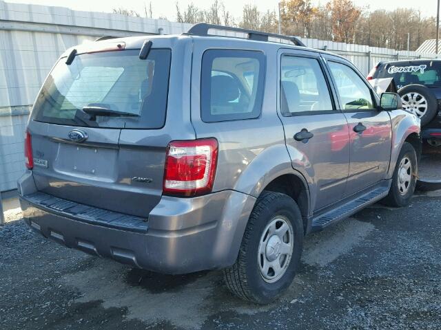 1FMCU92Z38KA17274 - 2008 FORD ESCAPE XLS SILVER photo 4