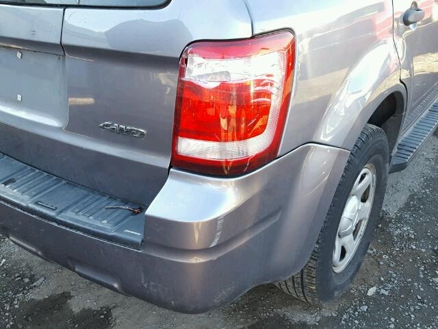 1FMCU92Z38KA17274 - 2008 FORD ESCAPE XLS SILVER photo 9