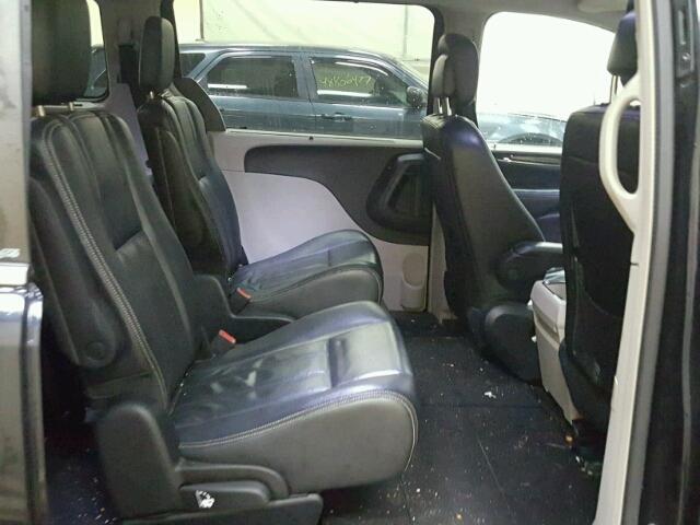 2A4RR8DG6BR716200 - 2011 CHRYSLER TOWN & COU BLUE photo 6