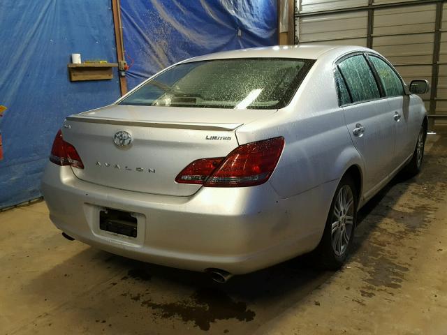 4T1BK36B28U269226 - 2008 TOYOTA AVALON XL SILVER photo 4