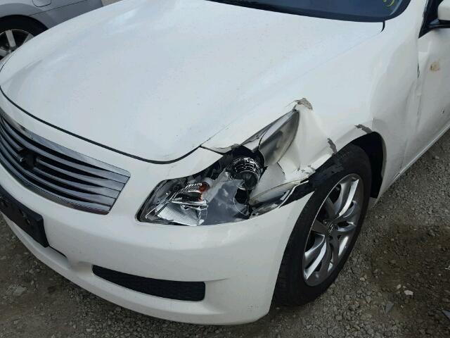 JNKCV61E79M010976 - 2009 INFINITI G37 BASE WHITE photo 9