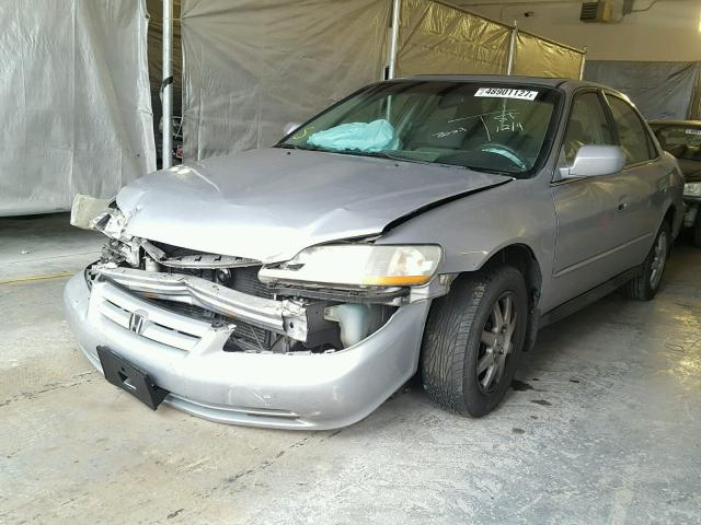 1HGCG56742A069525 - 2002 HONDA ACCORD SE SILVER photo 2