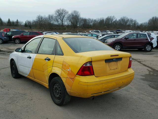 1FAFP34N16W165211 - 2006 FORD FOCUS ZX4 WHITE photo 3