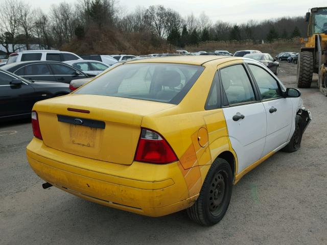 1FAFP34N16W165211 - 2006 FORD FOCUS ZX4 WHITE photo 4