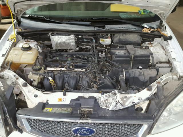 1FAFP34N16W165211 - 2006 FORD FOCUS ZX4 WHITE photo 7