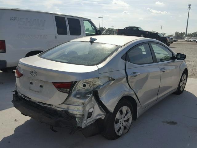 5NPDH4AE5GH720709 - 2016 HYUNDAI ELANTRA SE SILVER photo 4