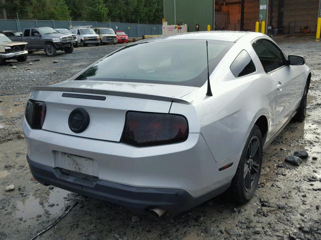 1ZVBP8AN1A5172956 - 2010 FORD MUSTANG SILVER photo 4