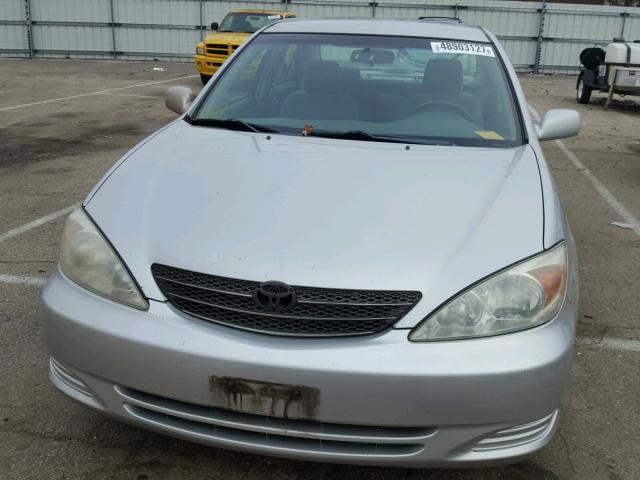 4T1BE32K33U135816 - 2003 TOYOTA CAMRY LE 红色 照片 9