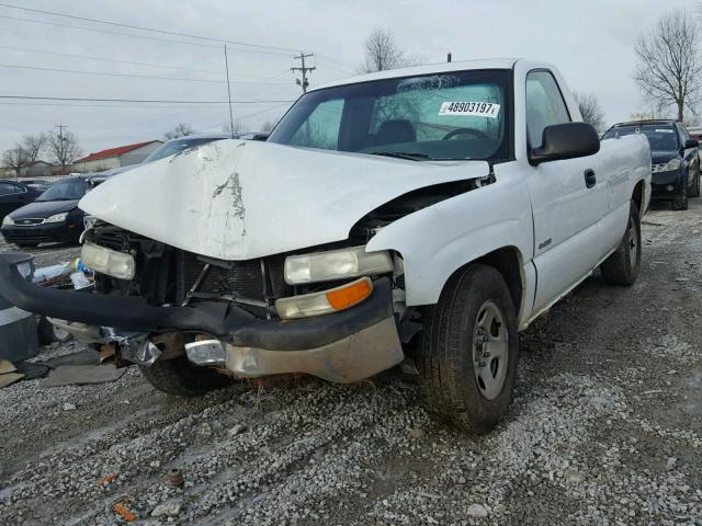 1GCEC14V72Z218704 - 2002 CHEVROLET SILVERADO WHITE photo 2