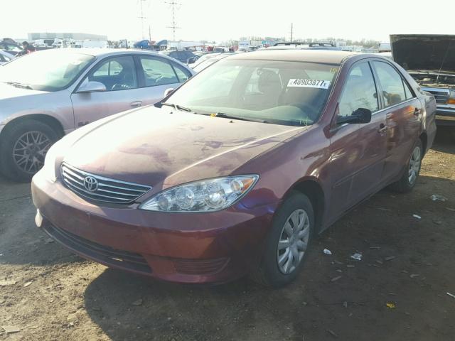 4T1BE30K25U072133 - 2005 TOYOTA CAMRY LE MAROON photo 2