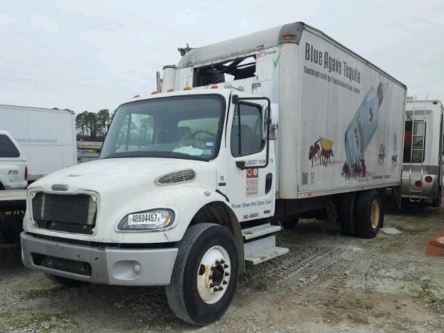 1FVACXCS43HL72470 - 2003 FREIGHTLINER M2 106 MED WHITE photo 2