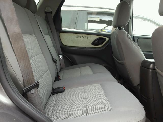 1FMYU03105KB32162 - 2005 FORD ESCAPE XLT GRAY photo 6