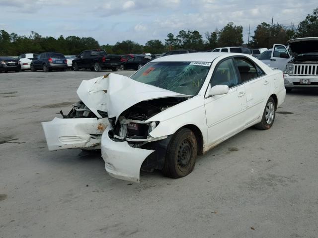 4T1BE32K13U154493 - 2003 TOYOTA CAMRY LE WHITE photo 2