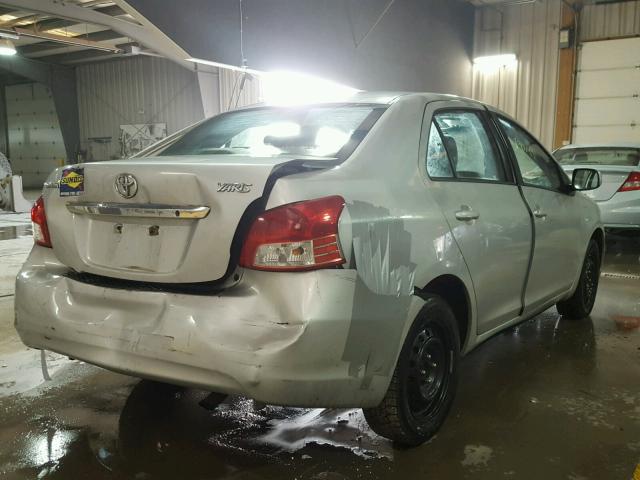 JTDBT903X91321923 - 2009 TOYOTA YARIS SILVER photo 4