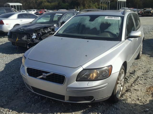 YV1MW382262170584 - 2006 VOLVO V50 2.4I SILVER photo 2