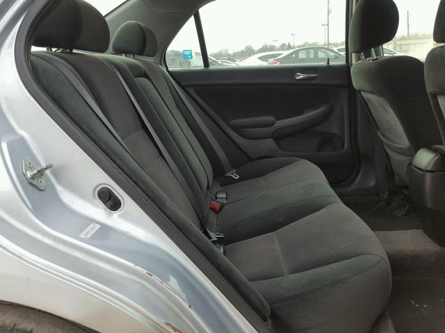 1HGCM55415A162216 - 2005 HONDA ACCORD LX SILVER photo 6