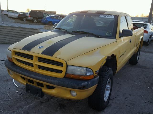 1B7GG22YXXS267833 - 1999 DODGE DAKOTA YELLOW photo 2