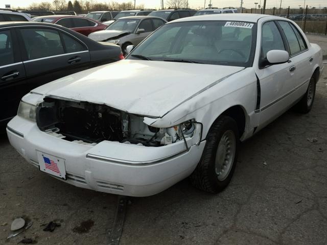 2MEFM75WXWX645428 - 1998 MERCURY GRAND MARQ WHITE photo 2