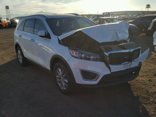 5XYPG4A32GG161738 - 2016 KIA SORENTO LX WHITE photo 1