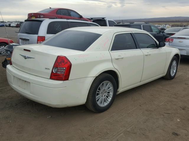 2C3KA43D39H516748 - 2009 CHRYSLER 300 LX WHITE photo 4