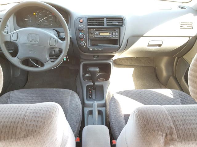 2HGEJ6616XH556195 - 1999 HONDA CIVIC BASE SILVER photo 9