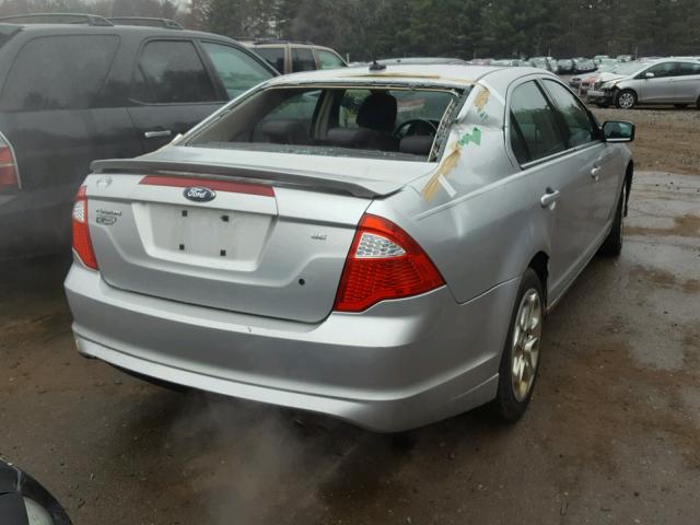 3FAHP0HA1AR118478 - 2010 FORD FUSION SE SILVER photo 4