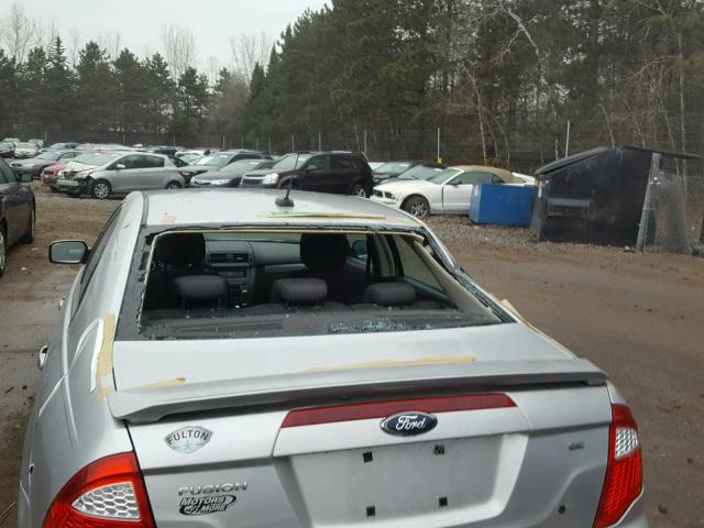 3FAHP0HA1AR118478 - 2010 FORD FUSION SE SILVER photo 9