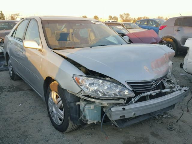 JTDBE30K653033992 - 2005 TOYOTA CAMRY LE 银色 照片 1