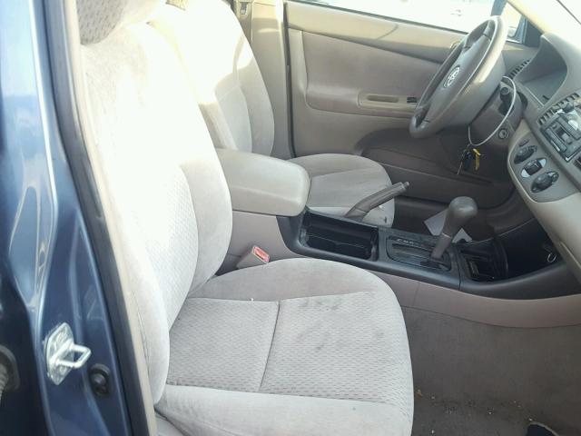 4T1BE32K13U652337 - 2003 TOYOTA CAMRY LE Blau Foto 5