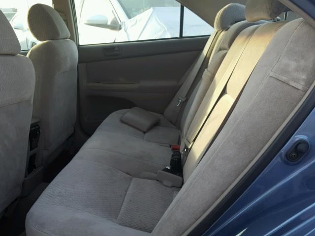 4T1BE32K13U652337 - 2003 TOYOTA CAMRY LE Blau Foto 6