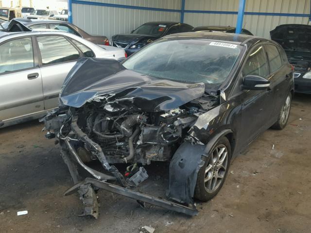 1FADP3K20FL226260 - 2015 FORD FOCUS SE BLACK photo 2