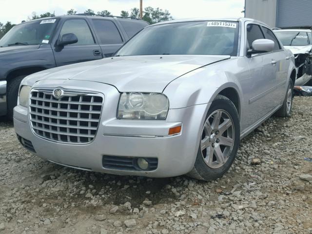 2C3KA53G16H383404 - 2006 CHRYSLER 300 TOURIN SILVER photo 2