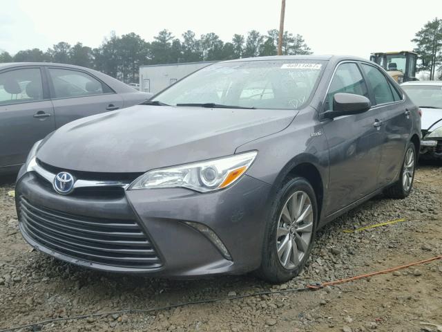 4T1BD1FK0FU149162 - 2015 TOYOTA CAMRY HYBR GRAY photo 2