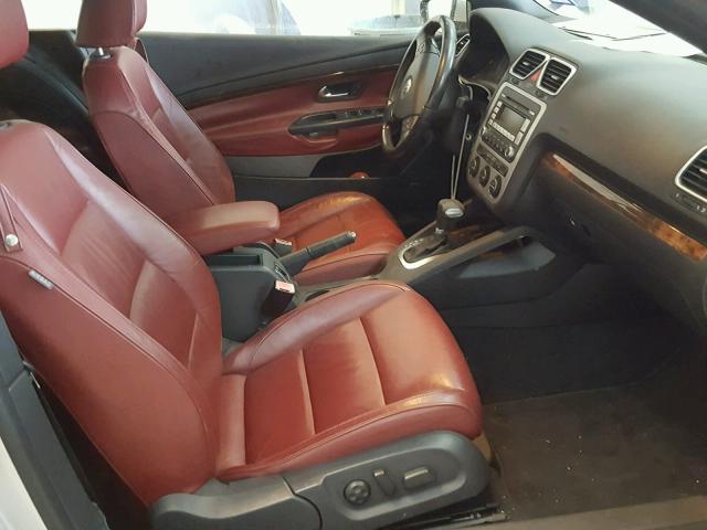 WVWFA71F79V018028 - 2009 VOLKSWAGEN EOS LUX 银色 照片 5