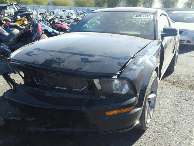 1ZVFT82HX65182995 - 2006 FORD MUSTANG GT BLACK photo 2