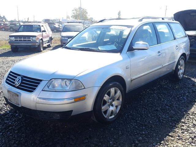 WVWWH63B52E109059 - 2002 VOLKSWAGEN PASSAT GLX SILVER photo 2