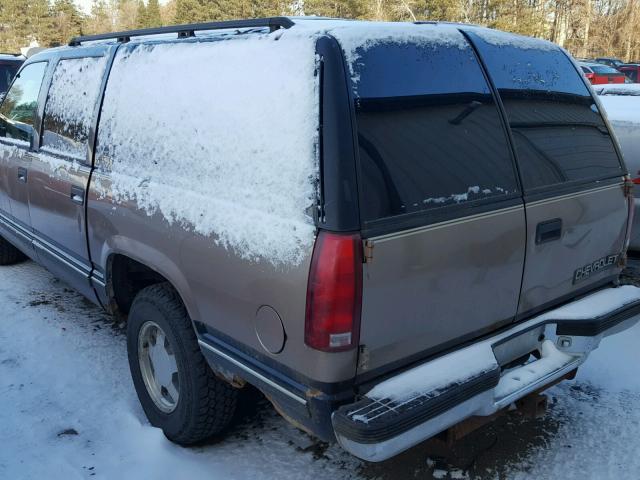 1GNEC16R8TJ376170 - 1996 CHEVROLET SUBURBAN C BROWN photo 3