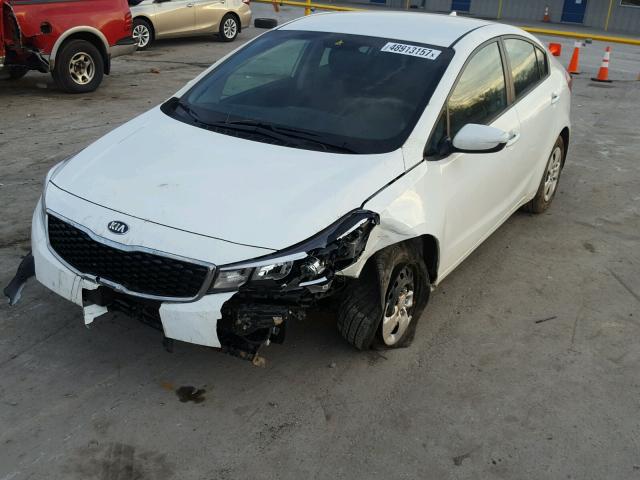 3KPFK4A71HE066311 - 2017 KIA FORTE LX WHITE photo 2