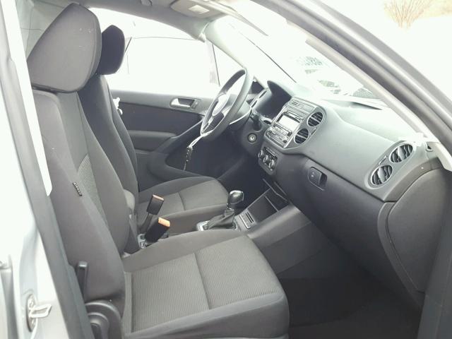 WVGAV7AX2CW522474 - 2012 VOLKSWAGEN TIGUAN S SILVER photo 5