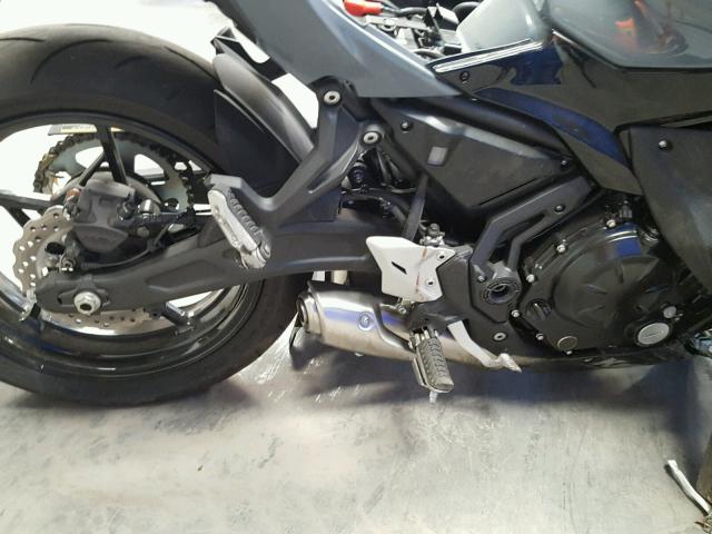 JKAEXEJ16JDA02753 - 2018 KAWASAKI EX650 J ნაცრისფერი ფოტო 7