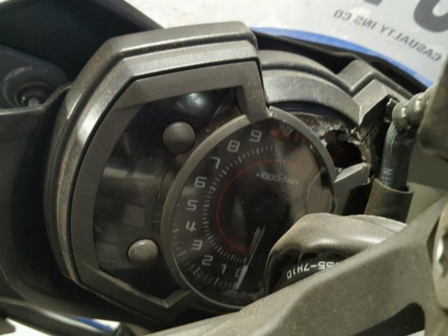 JKAEXEJ16JDA02753 - 2018 KAWASAKI EX650 J ნაცრისფერი ფოტო 8