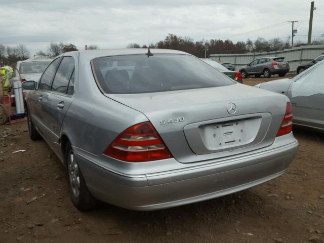 WDBNG70JXYA073996 - 2000 MERCEDES-BENZ S 430 SILVER photo 3