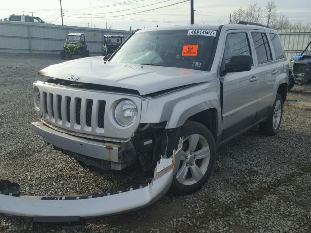 1C4NJRFB5CD570153 - 2012 JEEP PATRIOT LA SILVER photo 2