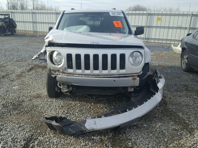 1C4NJRFB5CD570153 - 2012 JEEP PATRIOT LA SILVER photo 9